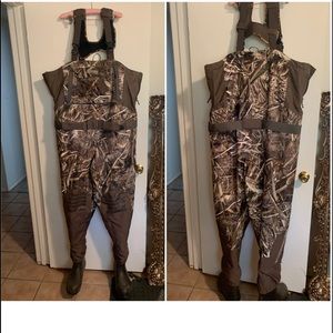 Mens Hunting Camo Bib with Boots